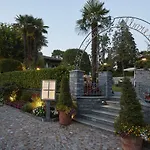 Ascovilla Charming Hideway מלון